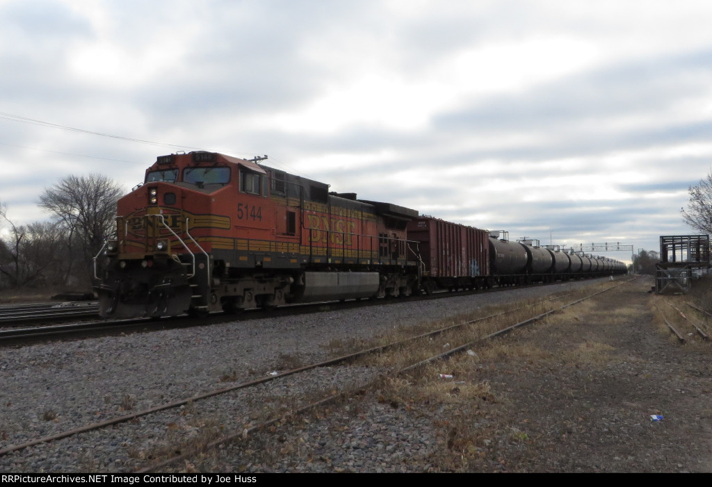 BNSF 5144 DPU